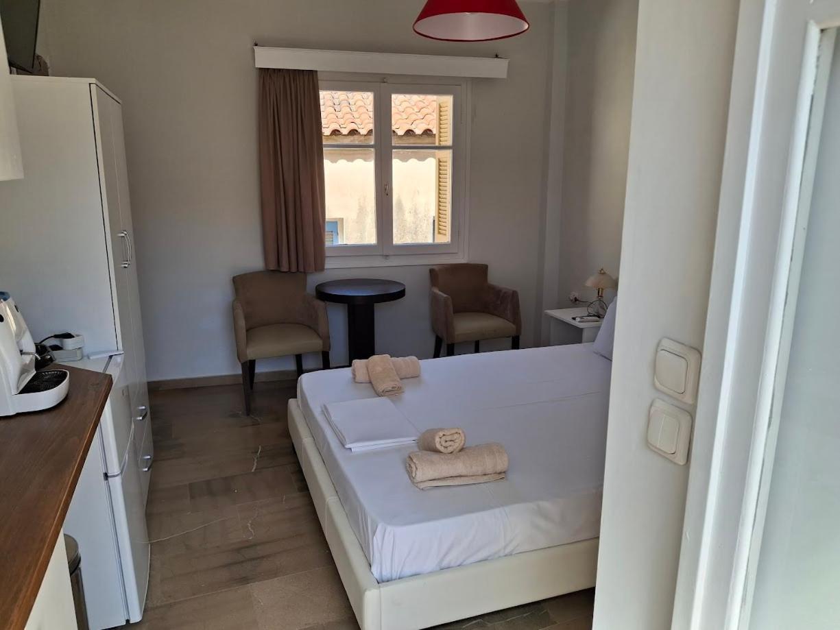 Nafpaktos Apartment And Studios In Port الغرفة الصورة