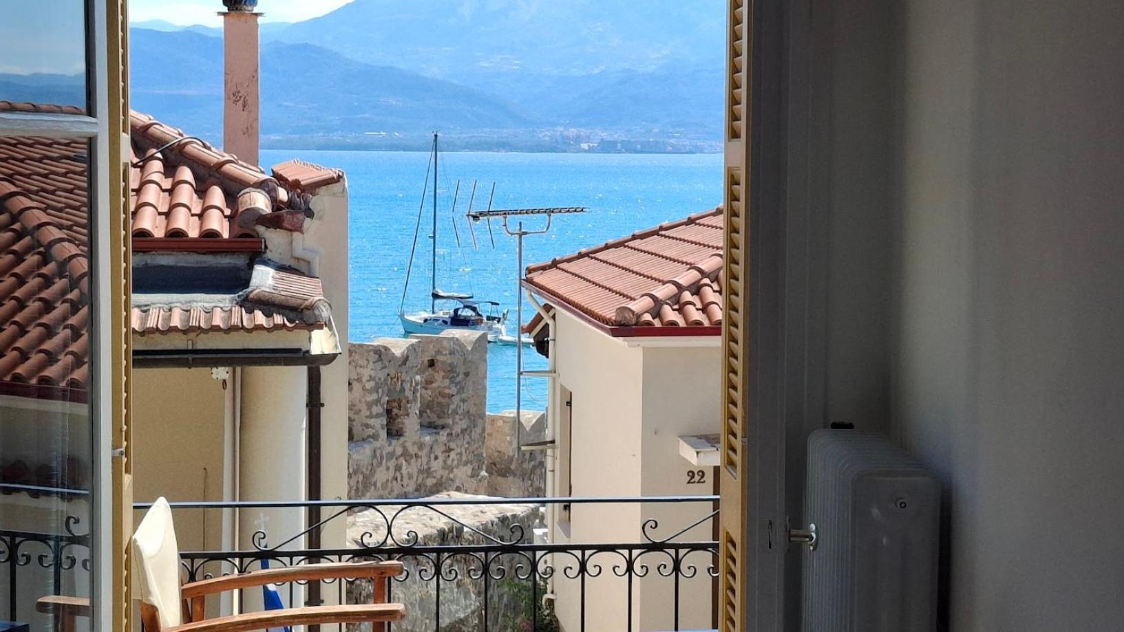 Nafpaktos Apartment And Studios In Port المظهر الخارجي الصورة